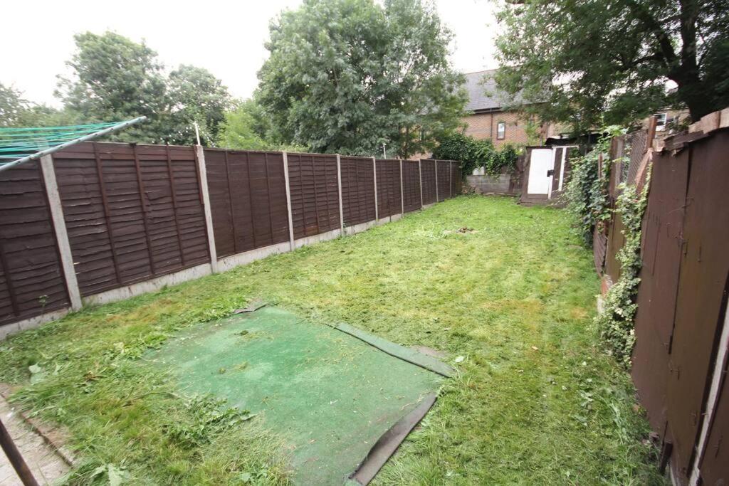 Willesden Lodge London Exterior photo